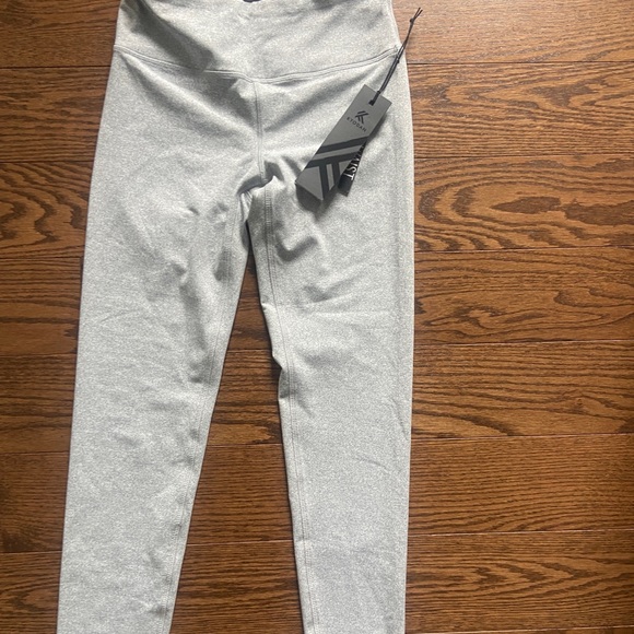 Light grey leggings - Picture 1 of 3